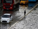 Povodn v Istanbulu zpsobily dopravní chaos (18. ervence 2017)