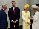 Britský princ Charles, panlský král Felipe VI., panlská královna Letizia a...