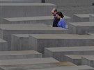 Princ William a vévodkyn Kate u památníku obtí holocaustu (Berlín, 19....