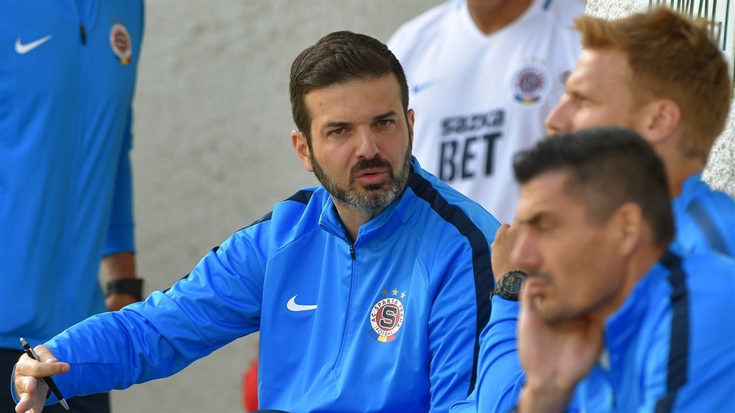 Andrea Stramaccioni na lavi�ce Sparty.