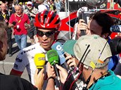 Alberto Contador odpovd novinm po estnct etap Tour de France.