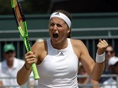 Jelena Ostapenkov z Lotyska slav postup do tvrtfinle Wimbledonu.