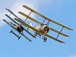 repliky stíhaček Sopwith Triplane a Fokker Dr.I