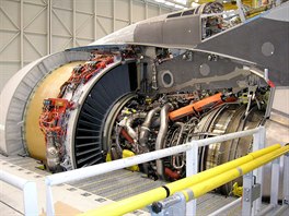 Airbus A380 je osazen �ty�mi motory Engine Alliance �ady GP7200.