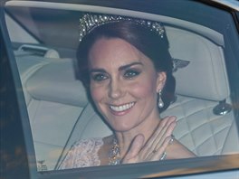 Vévodkyně Kate přijíždí na slavnostní banket u příležitosti návštěvy...