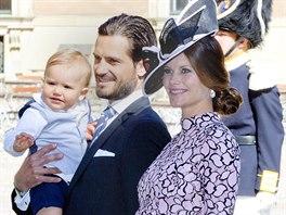 Švédský princ Carl Philip, jeho manželka princezna Sofia a jejich syn princ...