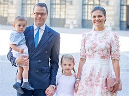 Švédská korunní princezna Victoria, její manžel princ Daniel a jejich děti...