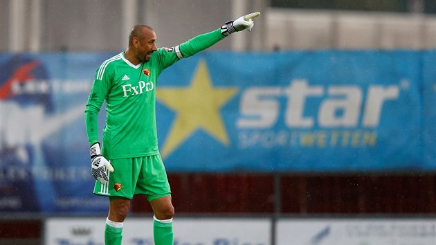 S kapitnskou pskou v dresu Watfordu nastoupil brazilsk brank Heurelho Gomes