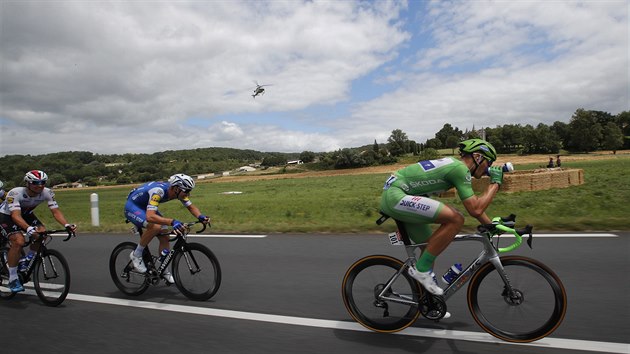 Marcel Kittel v zelenm dresu pro ldra bodovac soute bhem jedenct etapy Tour.