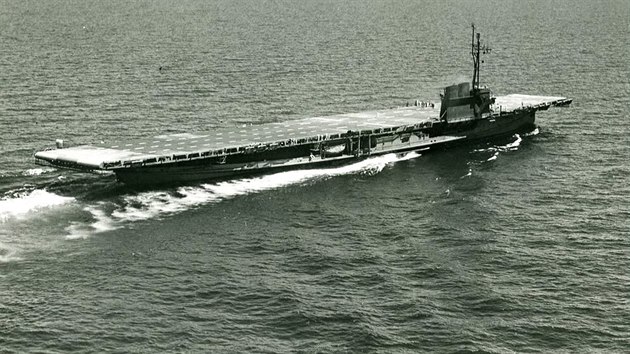 Cvičná letadlová loď USS Sable na Michiganském jezeře