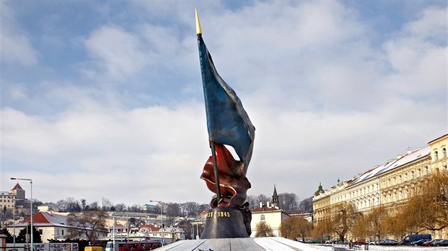 Pomnk 2. odboji na praskm Klrov vytvoil dnes u zesnul socha Vladimr Preclk.