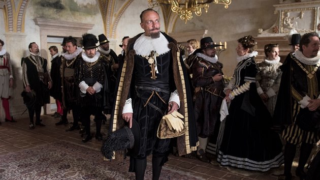 Herec Karel Dobrý během natáčení filmu Defenestrace (2018)