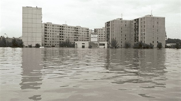 Olomoucké sídliště v městské části Lazce zatopené při povodni v roce 1997