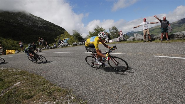 Fabio Aru bhem tinct etapy Tour de France.