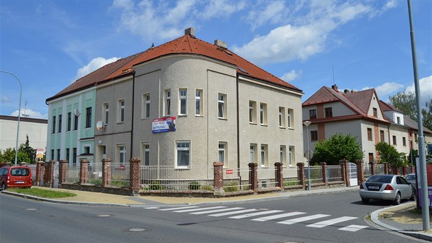 Dragounsk, Klatovy IV, okres Klatovy. Dvoupodlan nemovitost m uitnou plochu 425 m² a je z vt sti podsklepen. 
