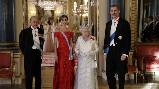 Britsk princ Philip, panlsk krlovna Letizia, britsk krlovna Albta II. a panlsk krl Felipe VI. (Londn, 12. ervence 2017)