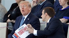 Americký prezident Donald Trump se spolu se svým francouzským protjkem v...