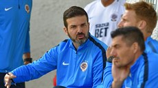 Trenér Sparty Andrea Stramaccioni pi pípravném utkání proti Karlovým Varm.