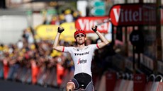 Nizozemský cyklista Bauke Mollema slaví triumf v patnácté etap� Tour de France.