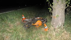 Ují�d�jící motorká� u Bud�jovic t�ce zranil sebe i svou spolujezdkyni.