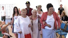 Námo�nická p�ehlídka v dom� senior�.