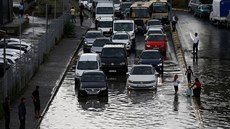 Omezení z dvodu záplav zpsobila v Istanbulu dopravní chaos (18. ervence 2017)