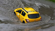 Silné boue na západ Turecka zpsobily bleskové povodn, pod vodou se ocitly...