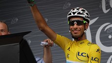 Fabio Aru na startu tinácté etapy Tour de France.