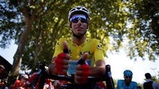 LUTÝ MU. Fabio Aru na startu trnácté etapy Tour de France.