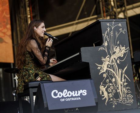 Birdy na festivalu Colours of Ostrava 2017