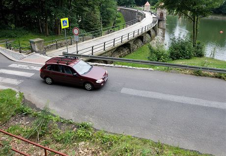 Zvolenská ulice okolo liberecké pehrady se od 5. srpna na msíc uzave pro...