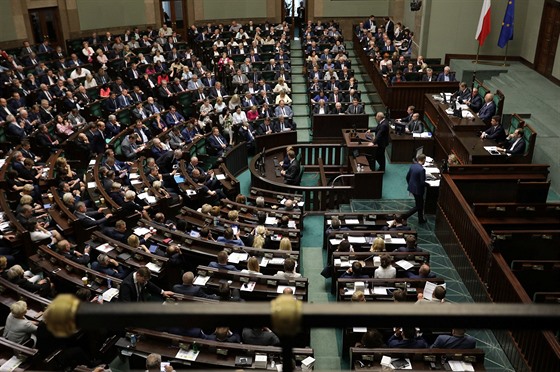 Polský Sejm schválil kontroverzní mediální zákon.