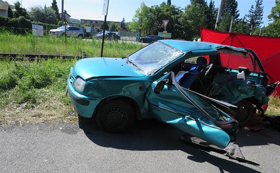 Smrtelná nehoda osobního auta a vlaku na pejezdu v Bystici pod Hostýnem. (20....