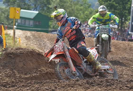 Antonio Cairoli (vlevo) a Clement Desalle bhem Velké ceny eské republiky v...