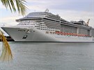 Tropická klasika: MSC Divina v kostarickém pístavu Puerto Limón