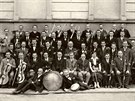 Hudebn� krou�ek Ob�ansk� besedy v P�elou�i v roce 1926 (Filipovsk� v horn� �ad�...
