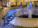 ulová fontána s bronzovými chrlii od sochae Miroslava Beece zdobí od roku...