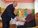 Jubilantovi p�i�el poblahop��t starosta Bohum�na Petr V�cha.