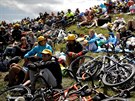 Fanouci na Izoardu ekají na píjezd nejlepích cyklist v osmnácté etap Tour...