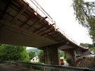 Na hlavním silniním tahu u erné Hory opravují most, silniní doprava je proto...