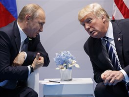 Vladimir Putin a Donald Trump zahjili prvn spolen jednn, a to pi...