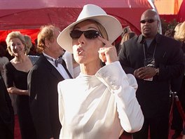 Céline Dion si na Oscary 1999 vzala smoking od Diora.