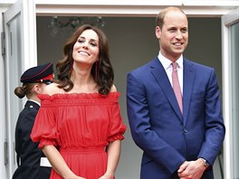 Vévodkyn Kate a princ William na zahradní párty na britské ambasád v Nmecku...