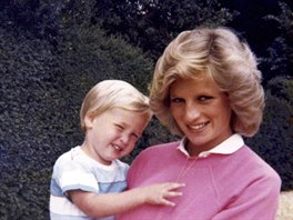 Thotná princezna Diana a princ William na archivním snímku z roku 1984