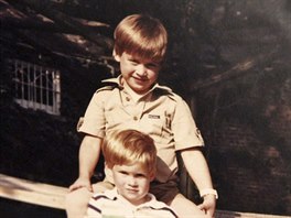 Brati princ William a princ Harry na archivním snímku