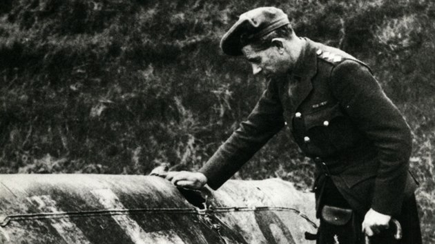 Letoun Me-110, s nm Rudolf Hess odletl do Skotska