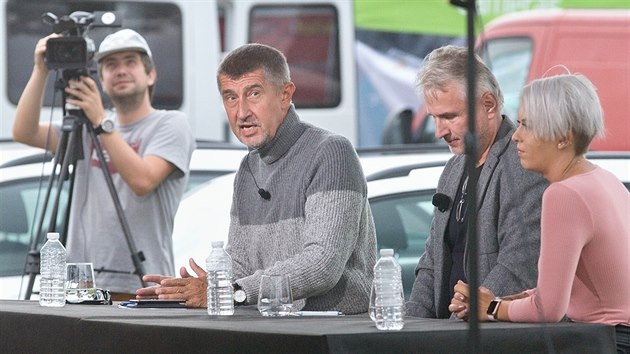 Andrej Babi v debat s Lubomrem Zaorlkem na festivalu Bentsk! v Liberci (27.7.2017)