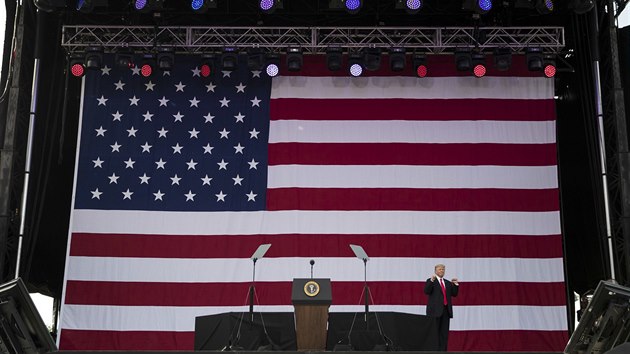 Donald Trump v pondl promluvil na nrodnm sjezdu americkch skaut v Zpadn Virginii (24. ervence 2017)