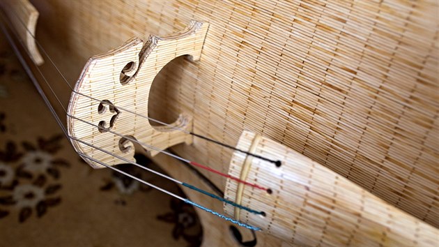 Hudební nástroje ze sirek vyrábí Jiří Bečvář přes 40 let.