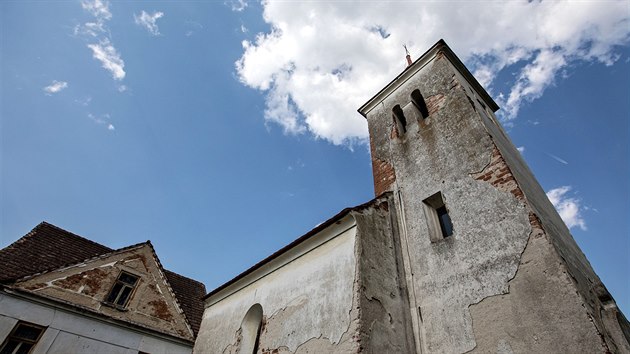 Far Jan Thir si nechal v polovin 20. let minulho stolet postavit kapli na nvsi ve Vranov.